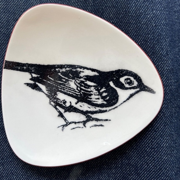 Laura McKibbon Bird Dish Canada Art Pottery Hand Built Earthenware Triangle New - Picture 1 of 4
